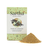 Cardamome poudre Sartha, boite carton 50g sur fond blanc avec produit devant