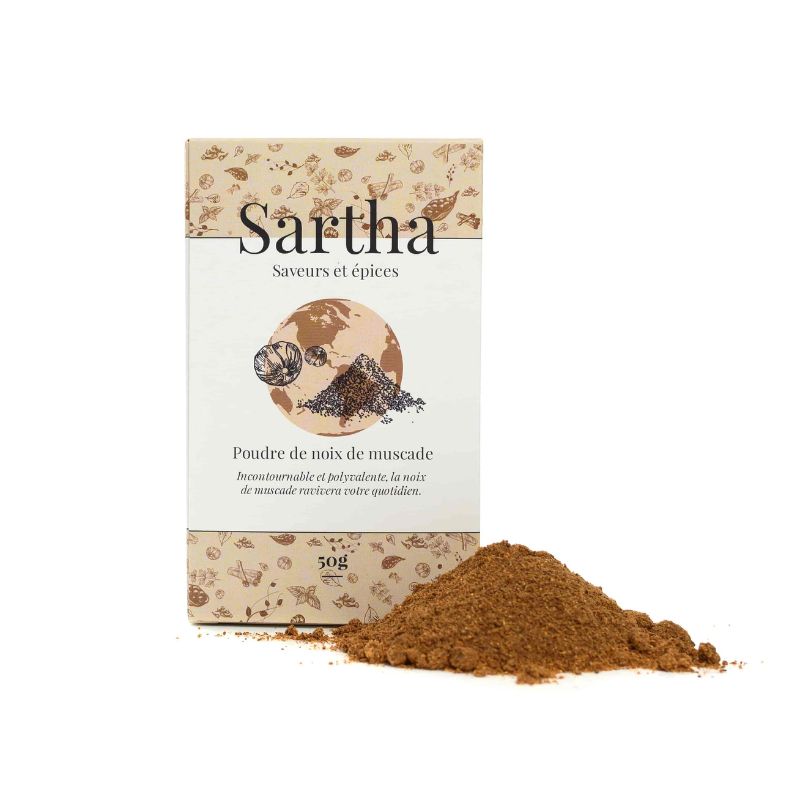 Noix de muscade indonésie en poudre Inde Sartha, boite carton 50g sur fond blanc avec produit devant